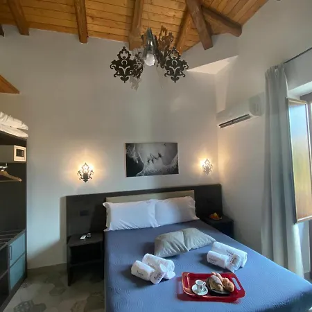 Alterego Bed & Breakfast 4*